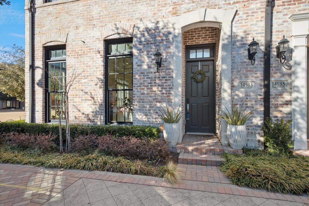 14983 Oak Street