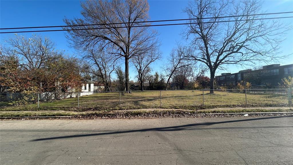 4302 Metropolitan Avenue