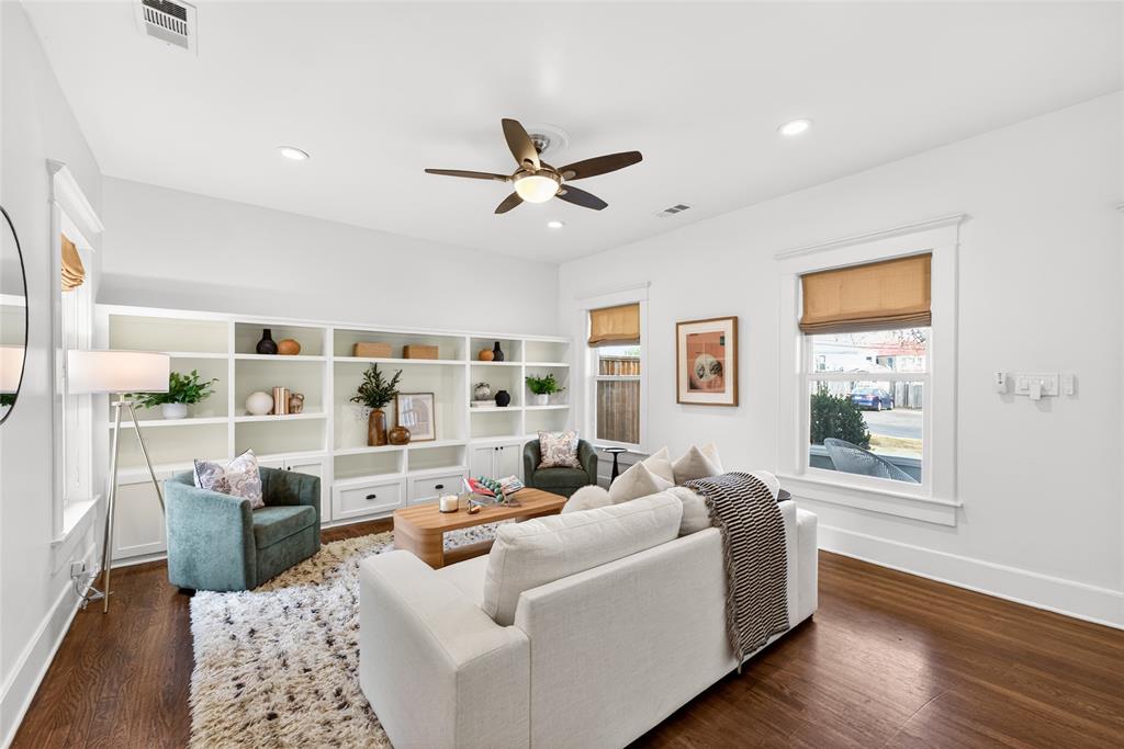 631 N Winnetka Avenue