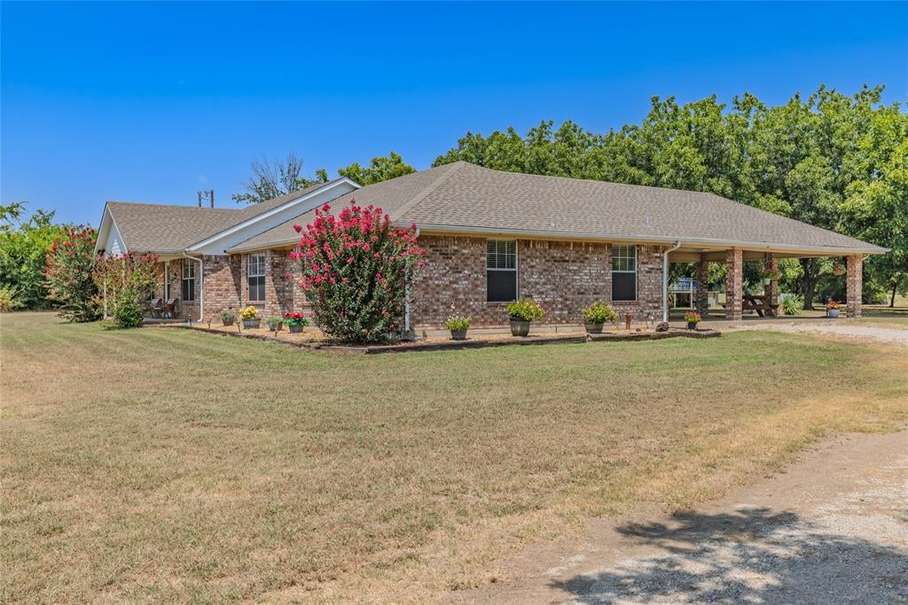 4886 White Rock