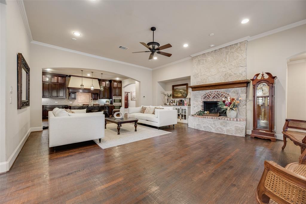 1909 Rising Star Drive