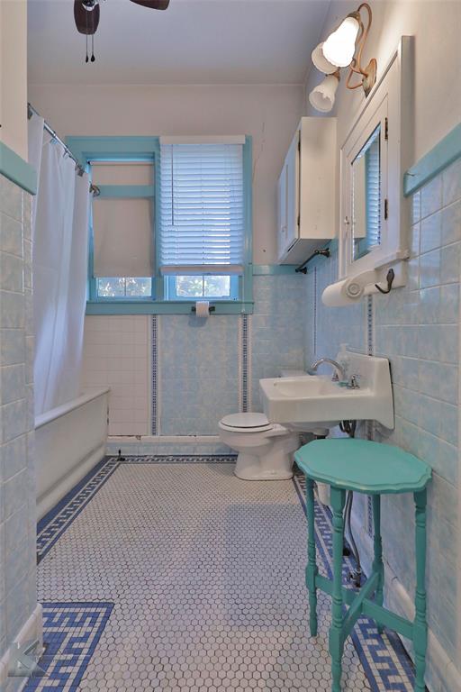 Henry Sayles Of Harris - Residential