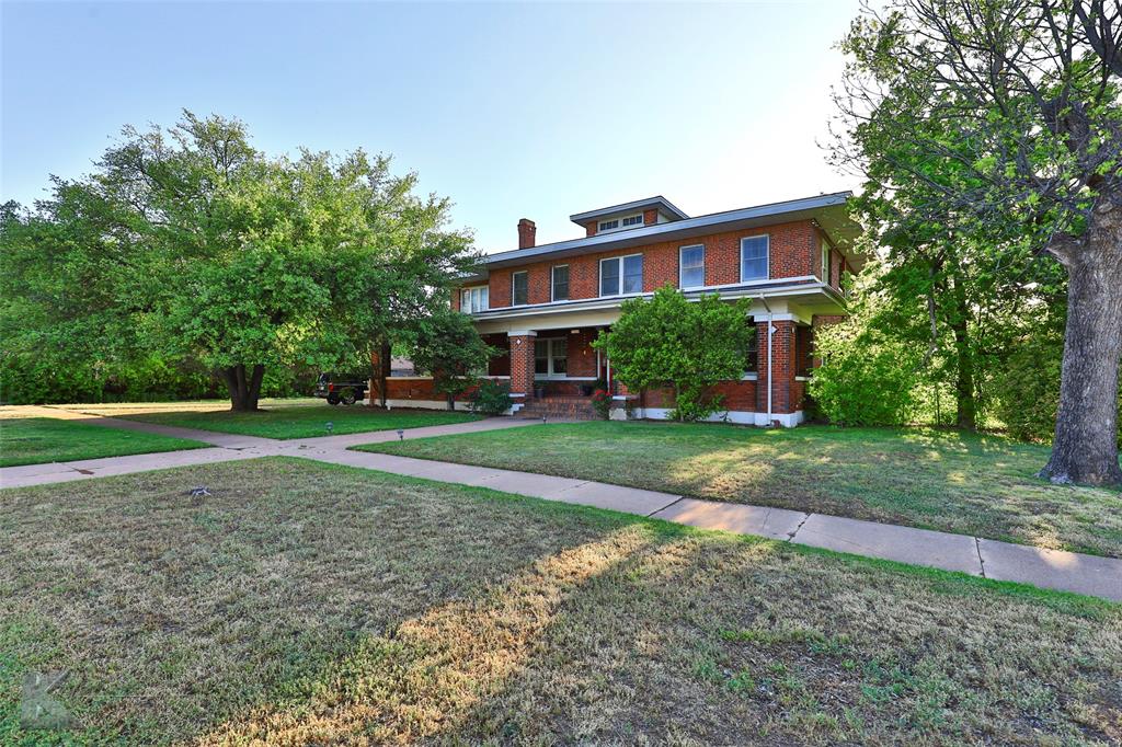 Henry Sayles Of Harris - Residential