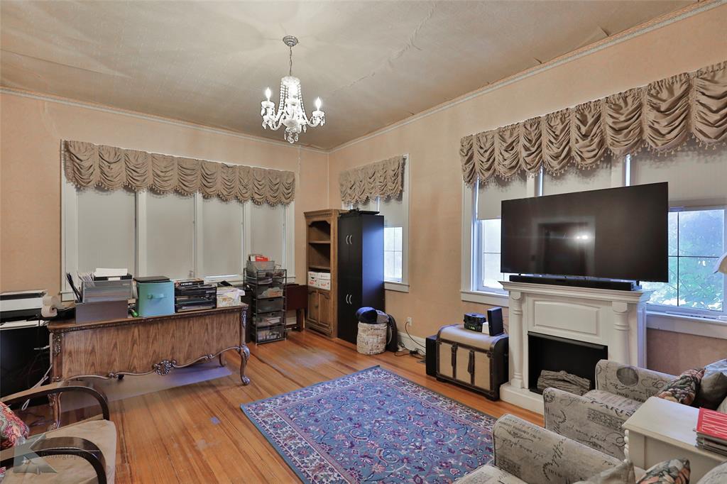 Henry Sayles Of Harris - Residential