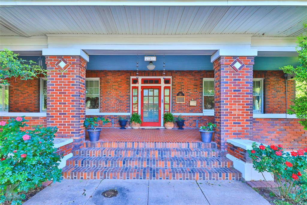 Henry Sayles Of Harris - Residential