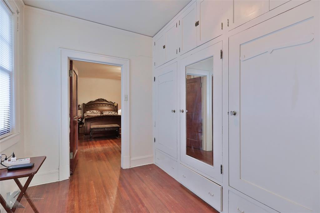 Henry Sayles Of Harris - Residential