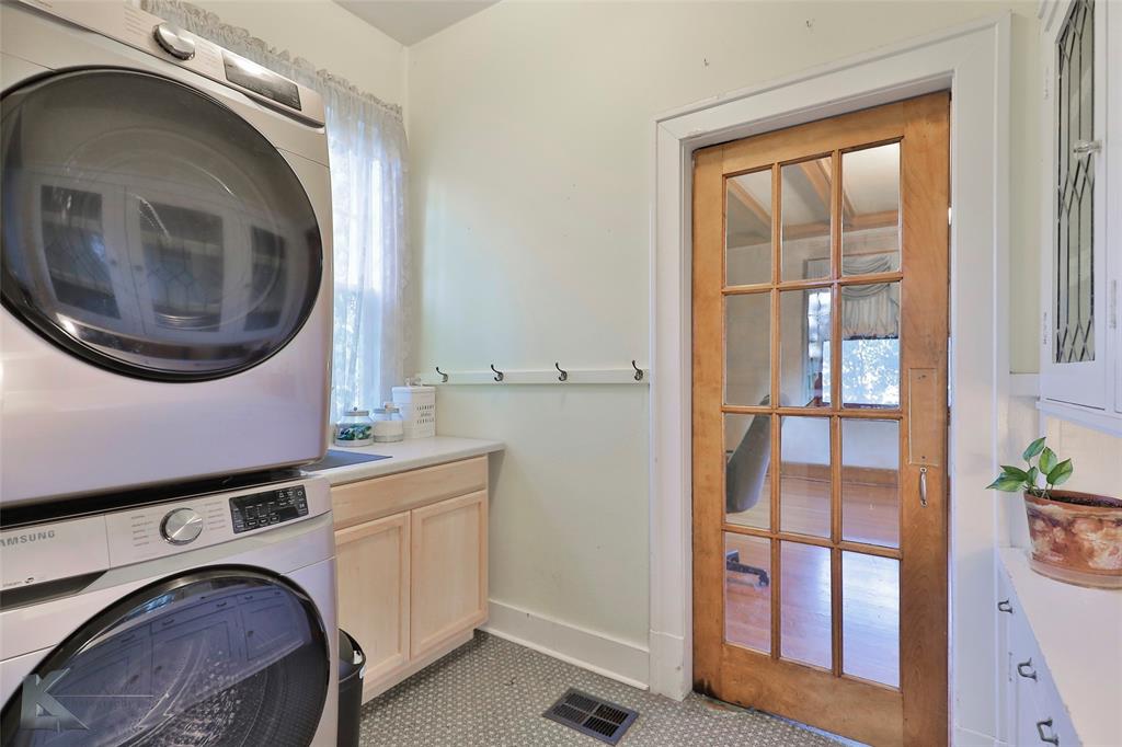 Henry Sayles Of Harris - Residential