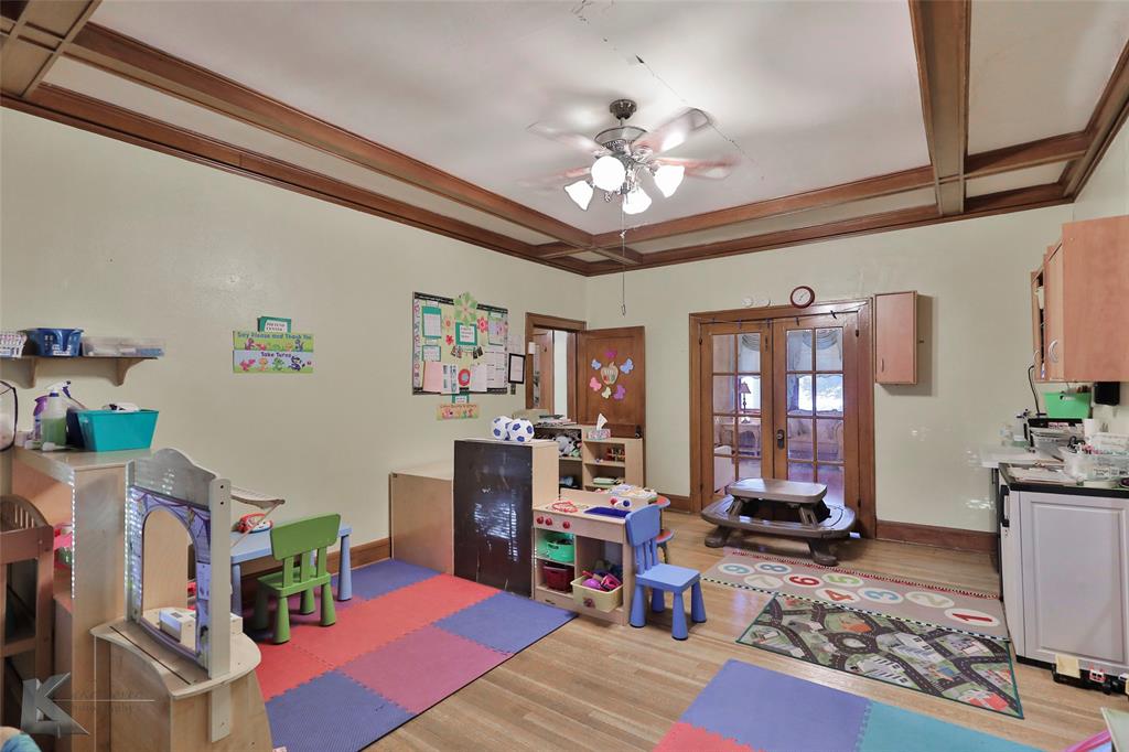 Henry Sayles Of Harris - Residential