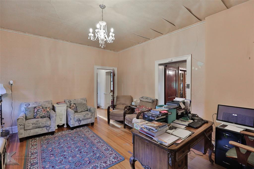 Henry Sayles Of Harris - Residential