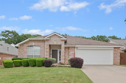 Photo of 3825 Chimney Rock Drive, Denton, TX 76210 (MLS # 21255420)