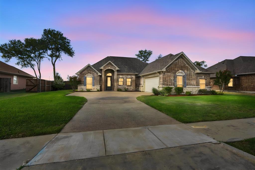 810 Woodcrest Drive