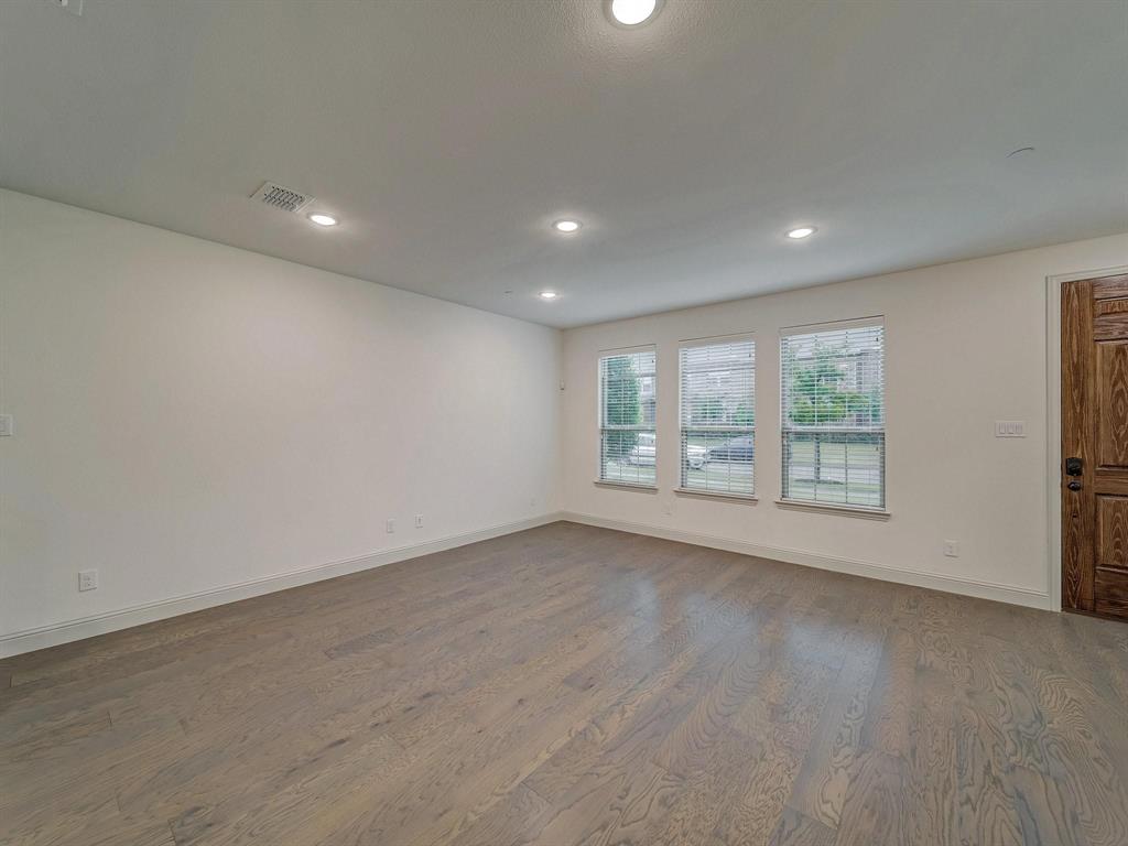 7228 Sideoats Gama Street