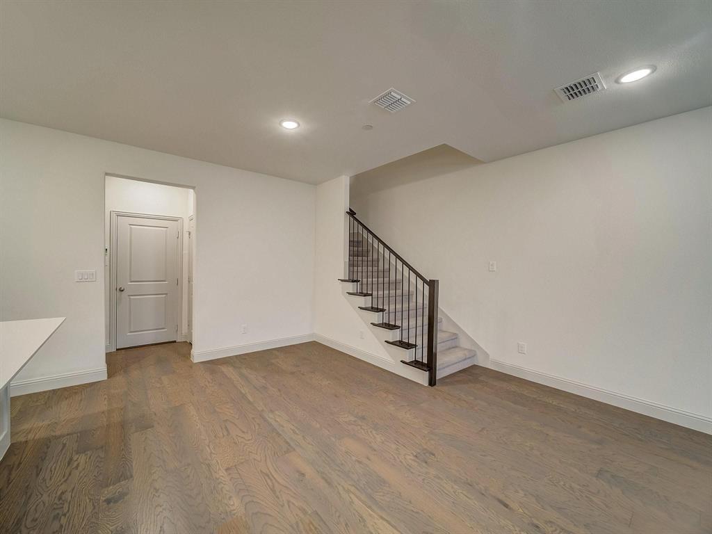 7228 Sideoats Gama Street