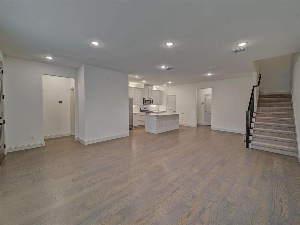 7228 Sideoats Gama Street