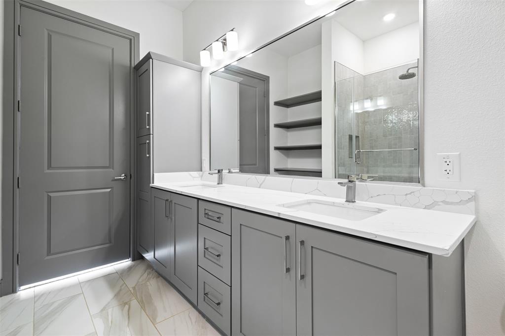 THE VIEW RESIDENTIAL CONDOMINIUM - Residential Lease