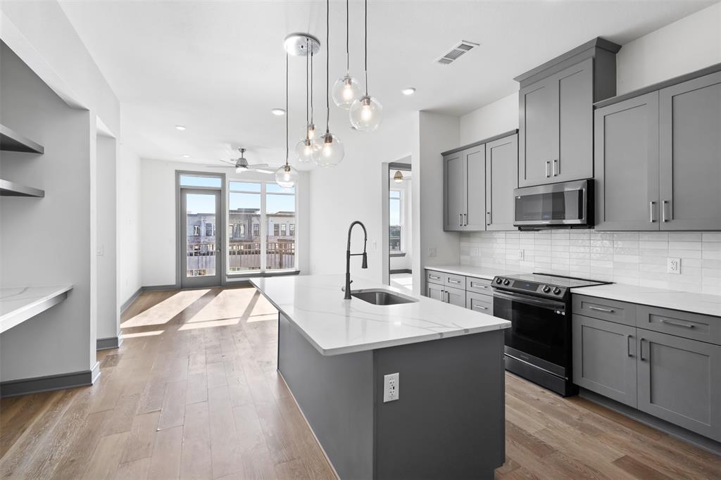 THE VIEW RESIDENTIAL CONDOMINIUM - Residential Lease