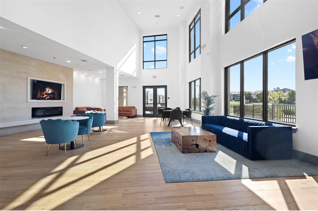 THE VIEW RESIDENTIAL CONDOMINIUM - Residential Lease