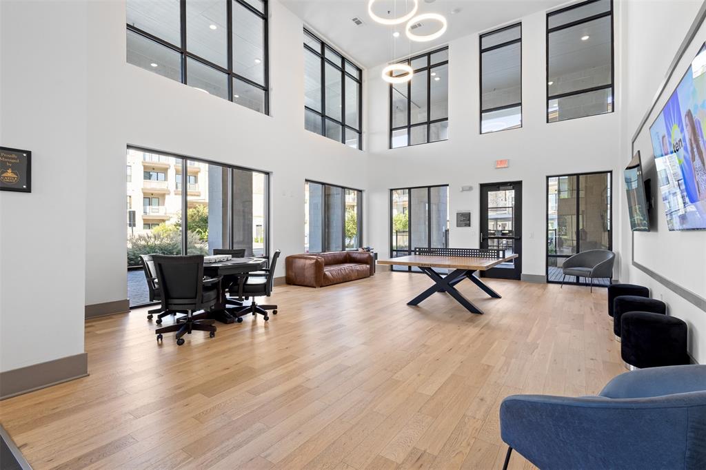 THE VIEW RESIDENTIAL CONDOMINIUM - Residential Lease