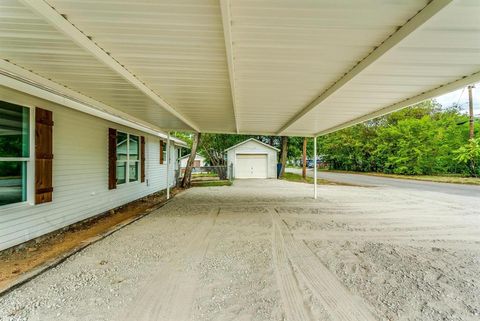 A home in Jacksboro