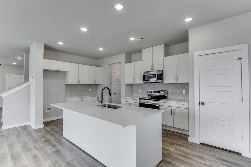 EDGEWOOD ESTS - Residential Lease