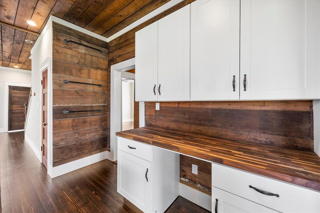 AB 425 J SLOAN 137 X 100 LOT AVG - Residential