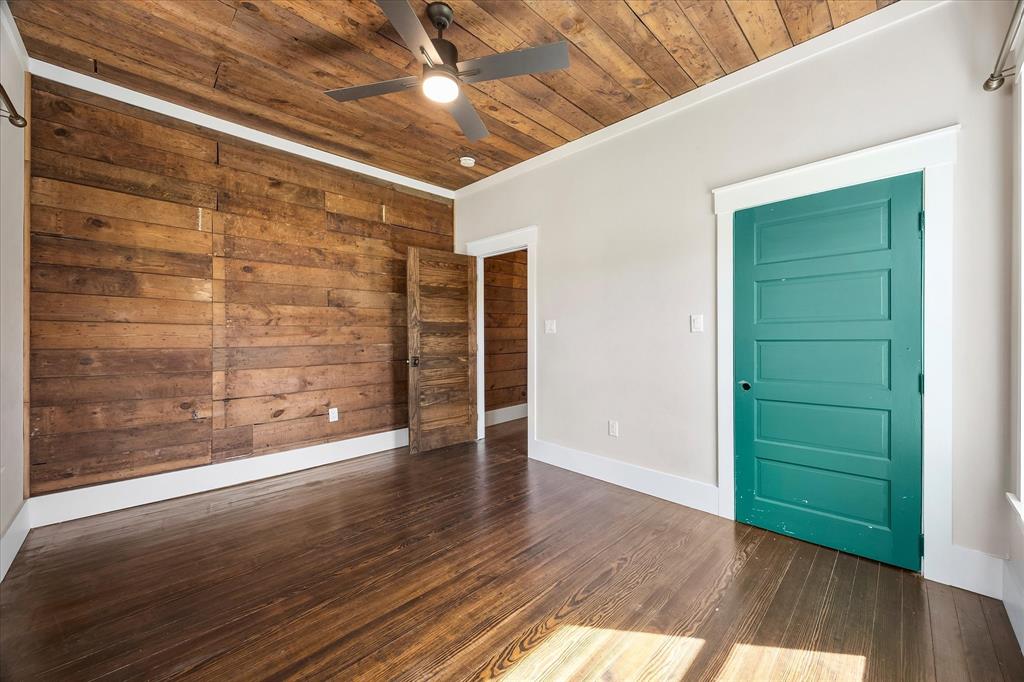 AB 425 J SLOAN 137 X 100 LOT AVG - Residential