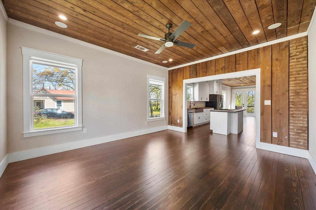 AB 425 J SLOAN 137 X 100 LOT AVG - Residential