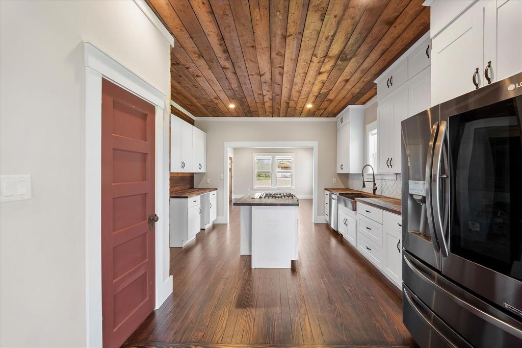 AB 425 J SLOAN 137 X 100 LOT AVG - Residential