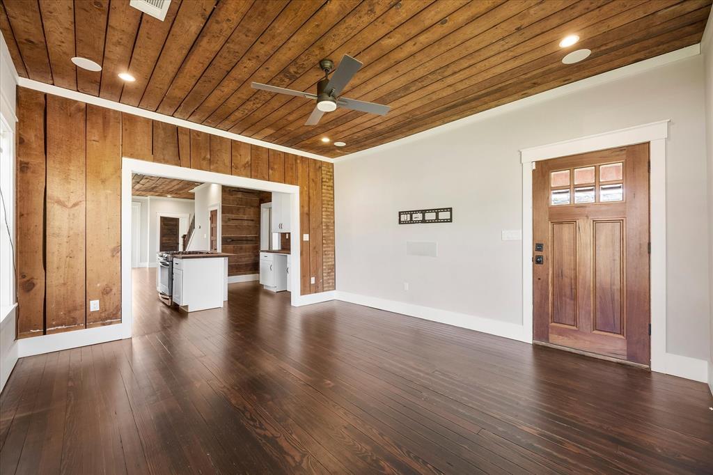 AB 425 J SLOAN 137 X 100 LOT AVG - Residential