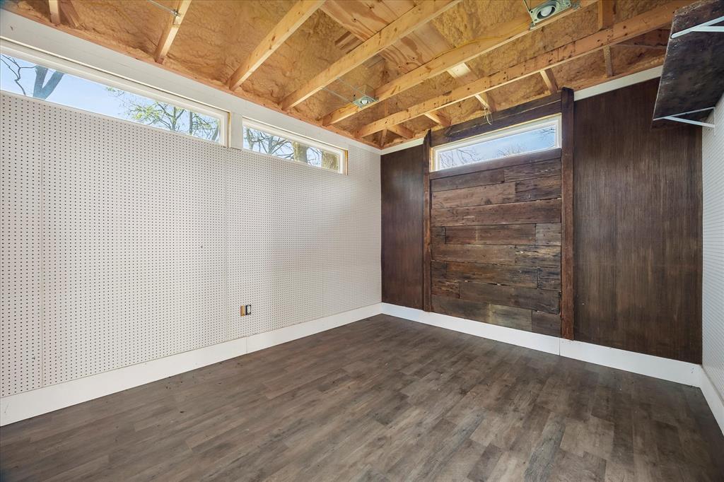 AB 425 J SLOAN 137 X 100 LOT AVG - Residential