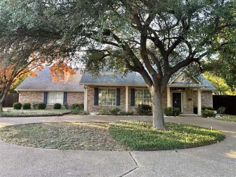 Photo of 17409 Cathys Place, Dallas, TX 75252 (MLS # 21055489)