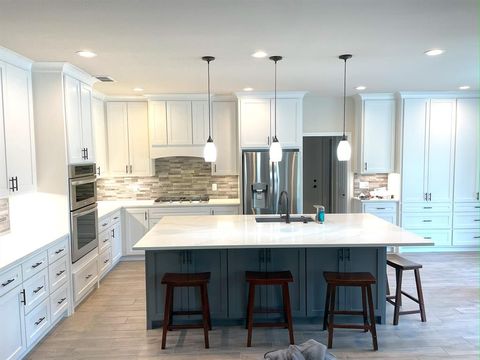 Tiny photo for 17409 Cathys Place, Dallas, TX 75252 (MLS # 21055489)