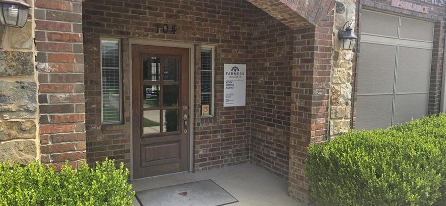 Listing Agent is also one of the tenants leasing unit 104.

Duplex Office Type. Selling both Suite 104 & 105