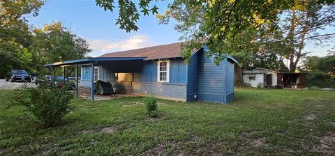 A home in Grand Saline