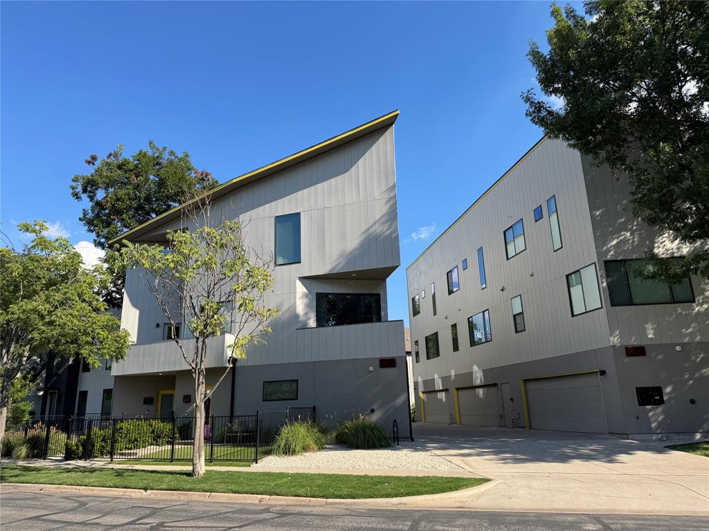 4608 Coles Manor Place 201