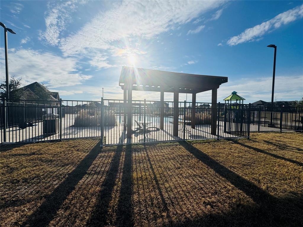 Waxahachie, Texas 75165, United States, 4 Bedrooms Bedrooms, ,2 BathroomsBathrooms,Residential,Pending,20478