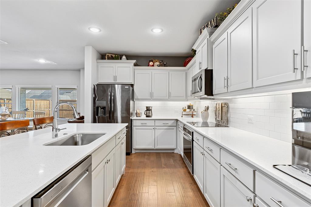 Waxahachie, Texas 75165, United States, 4 Bedrooms Bedrooms, ,2 BathroomsBathrooms,Residential,Pending,20478