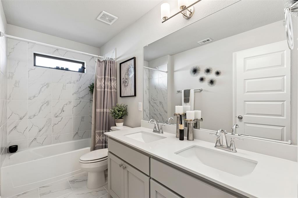 Waxahachie, Texas 75165, United States, 4 Bedrooms Bedrooms, ,2 BathroomsBathrooms,Residential,Pending,20478