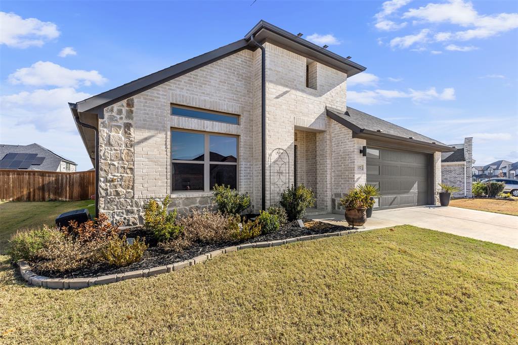 Waxahachie, Texas 75165, United States, 4 Bedrooms Bedrooms, ,2 BathroomsBathrooms,Residential,Pending,20478