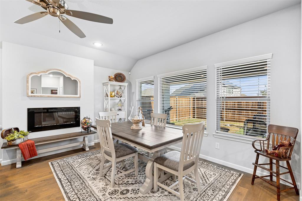 Waxahachie, Texas 75165, United States, 4 Bedrooms Bedrooms, ,2 BathroomsBathrooms,Residential,Pending,20478