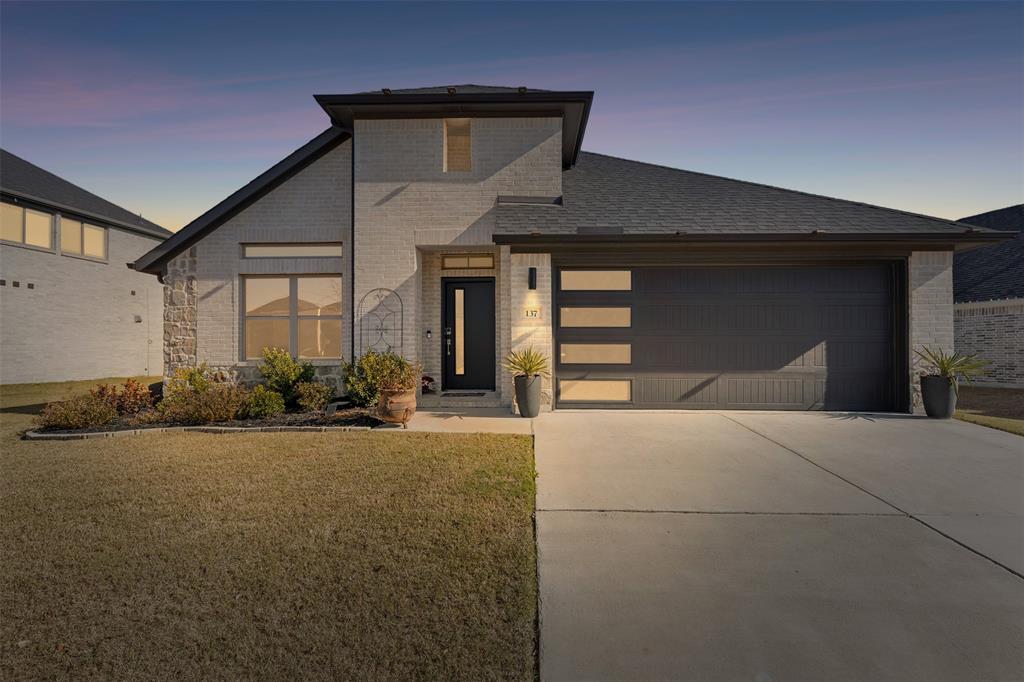 Waxahachie, Texas 75165, United States, 4 Bedrooms Bedrooms, ,2 BathroomsBathrooms,Residential,Pending,20478