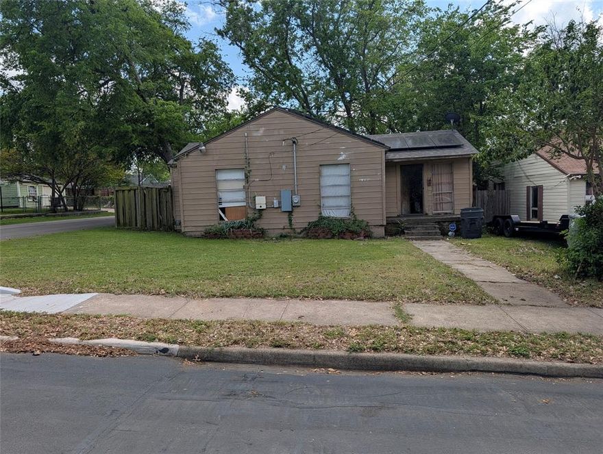 Great investment opportunity in West Dallas! This 2-bedroom, 1-bath home offers approximately 830 sq ft of living space situated on a spacious lot. Built in 1946, this property is ideal for investors or buyers looking to renovate and add value. Property is being sold as-is and will require updates, making it a perfect fix-and-flip or rental opportunity. Conveniently located near major highways, shopping, dining. Strong potential with upside in a growing area don't miss this opportunity!