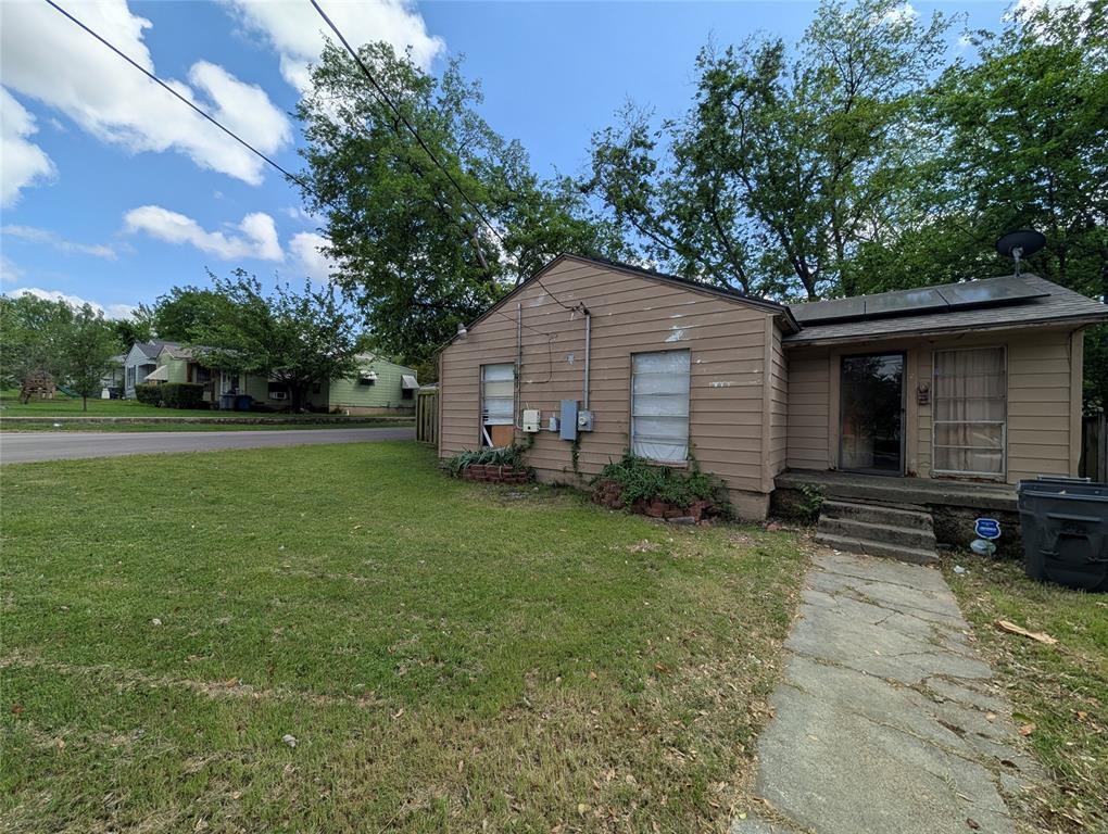 Blue Bonnet Lawn - Residential