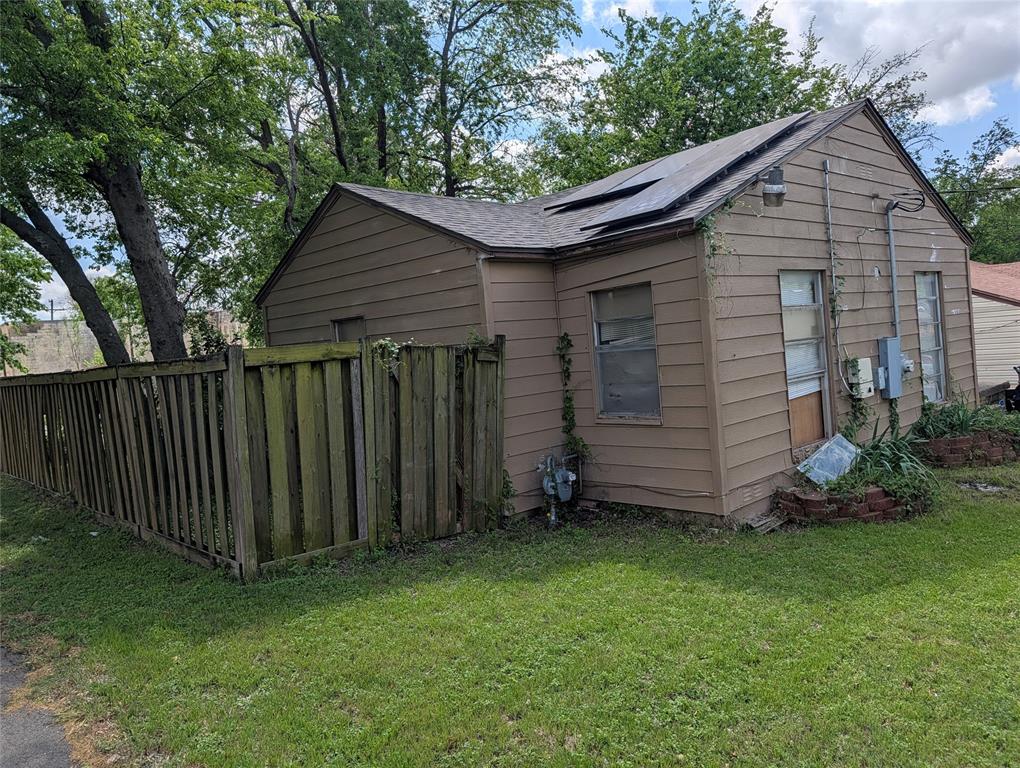 Blue Bonnet Lawn - Residential