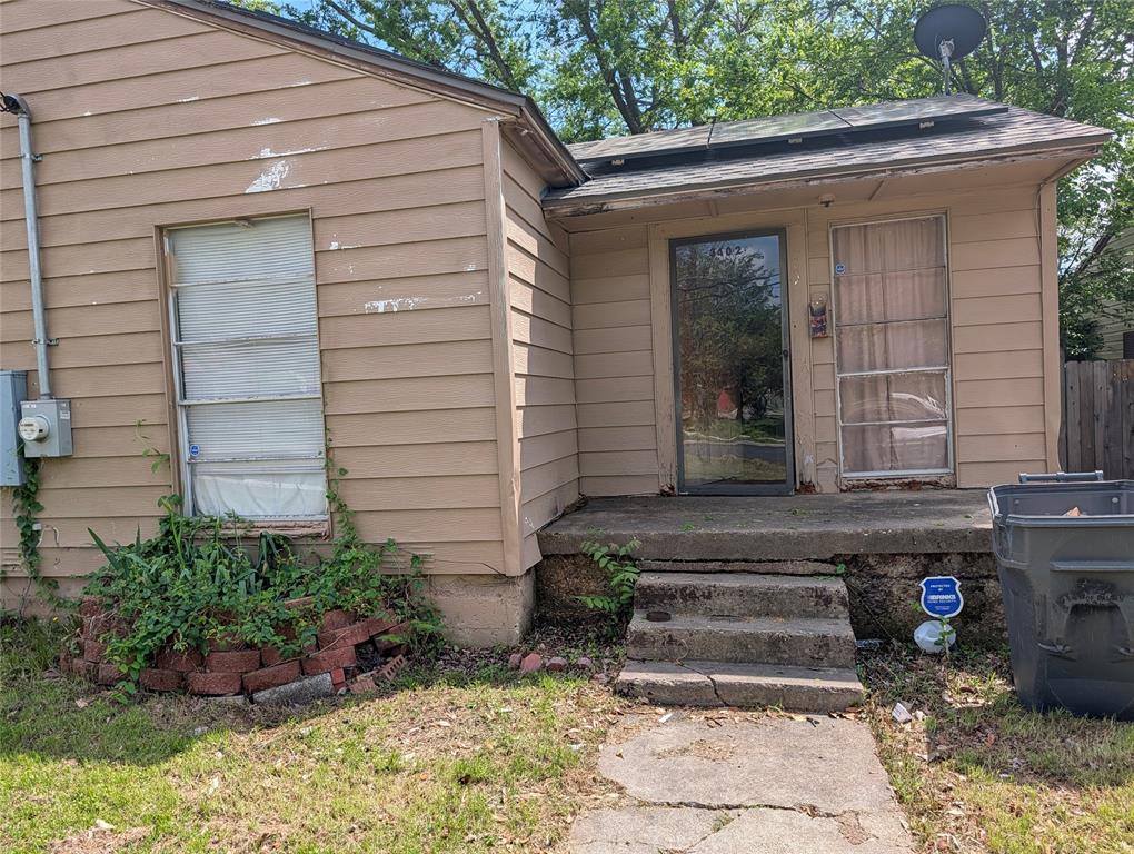 Blue Bonnet Lawn - Residential