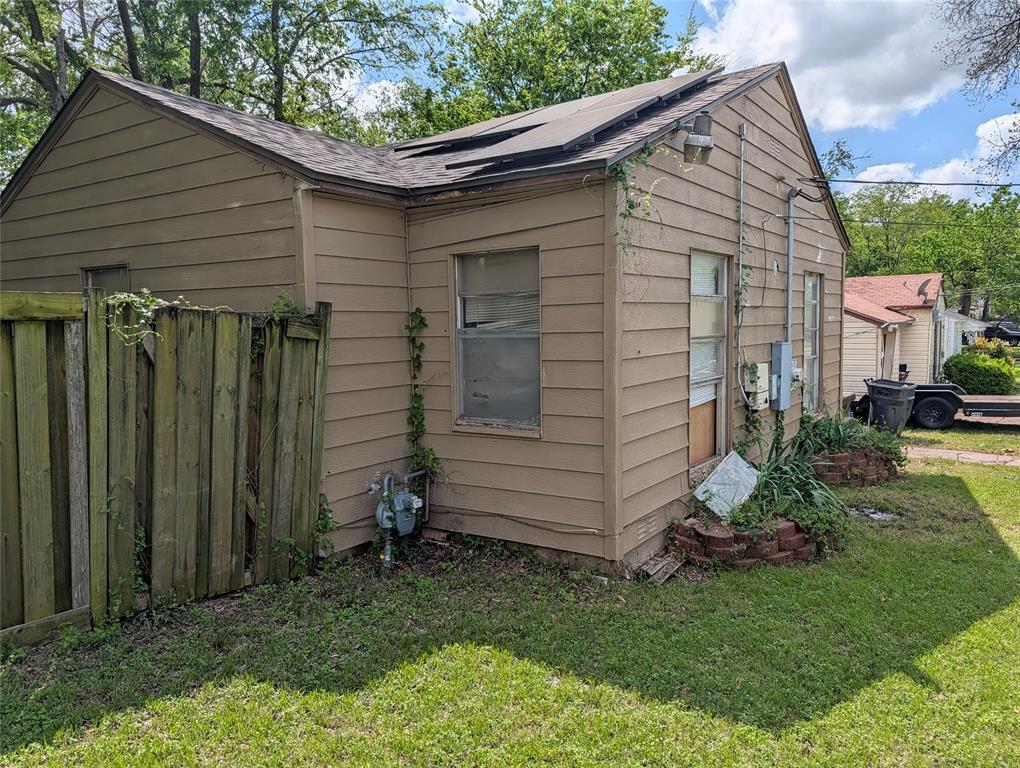 Blue Bonnet Lawn - Residential