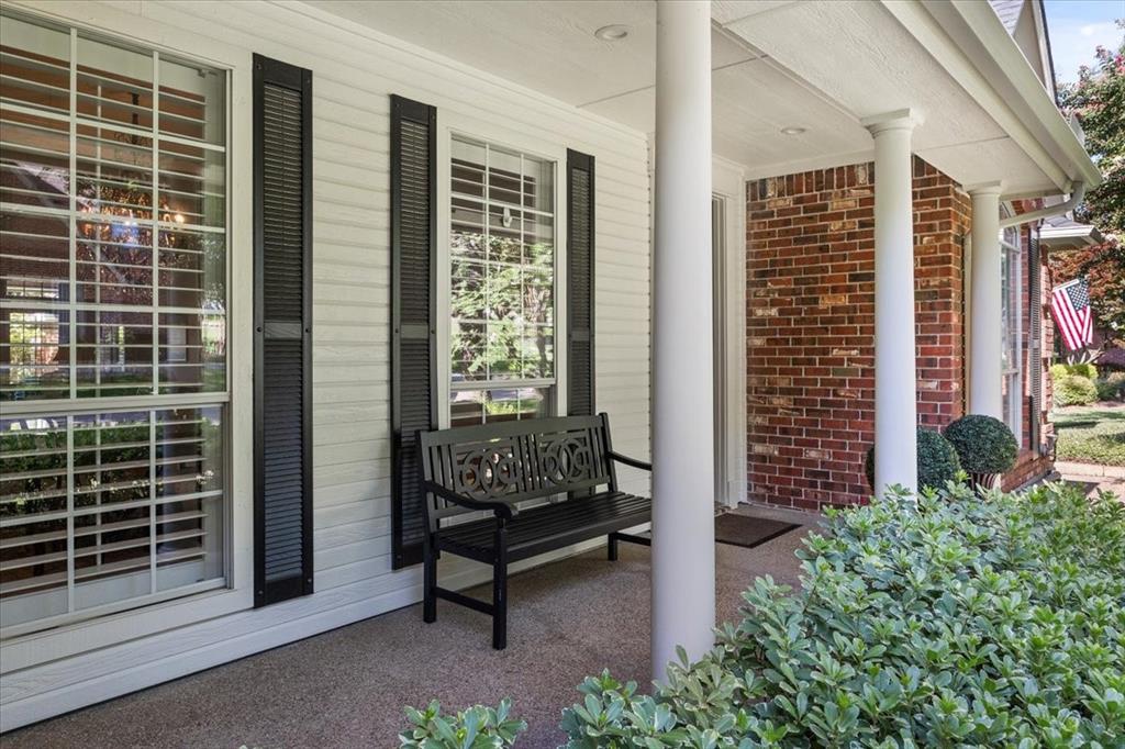 2845 Manorwood Trail