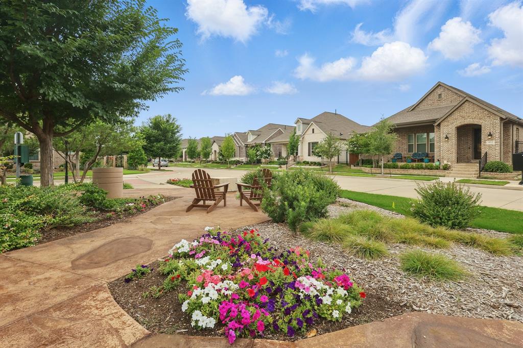 4808 Emerald Grove