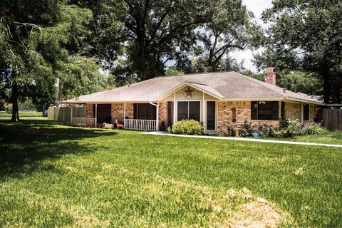 Single Family Residence in Cleveland TX 842 County Road 2267.jpg