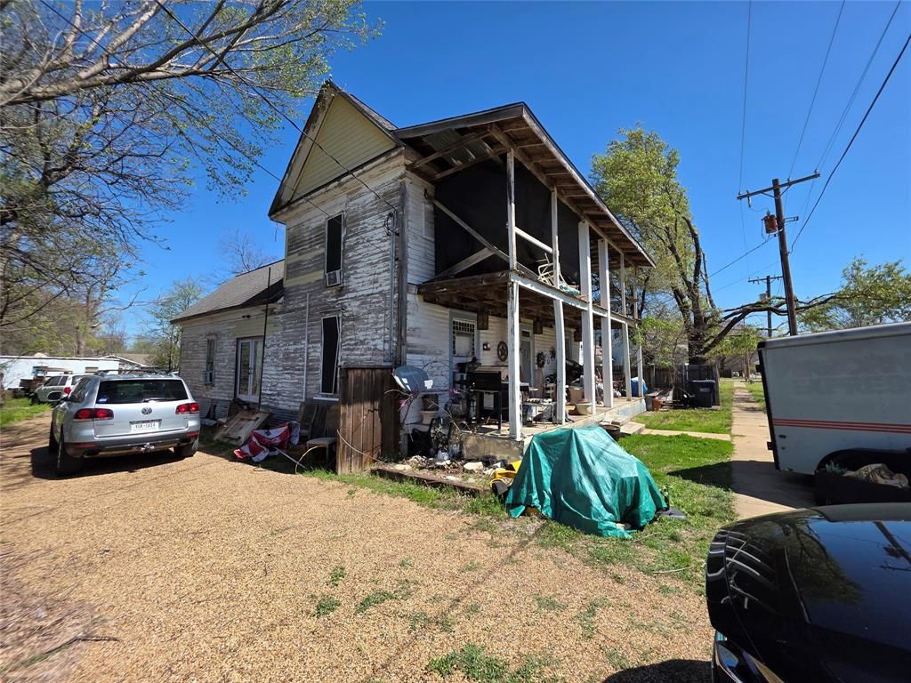Photo of 410 W Locust Street, Whitewright, TX 75491 (MLS # 21214532)